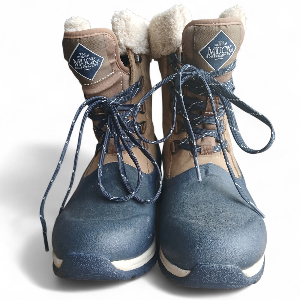 Muck Boots Women's Size 7 with Blue and Tan Design - Picture 2 of 10